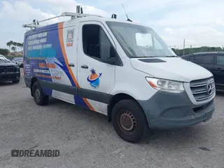 2019 Mercedes-Benz Sprinter Cargo with VIN WD4PF0CD8KT001089, listed as a IAAI auction lot 41795578 with 132,071 mi miles. Bid and sale history available at carsss.com. Image 1.