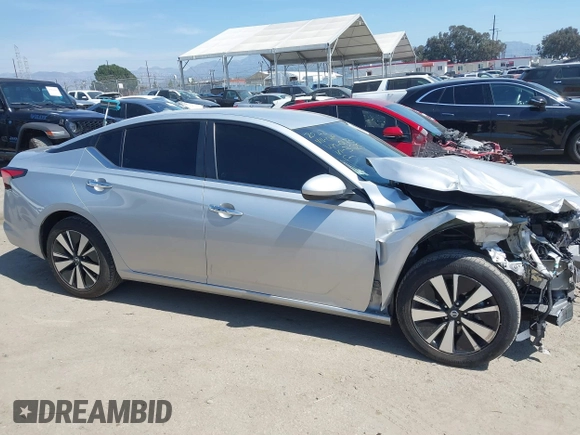 2022 Nissan Altima 2.5 SV with VIN 1N4BL4DV3NN380173, listed as a IAAI auction lot 41861588 with 56,608 mi miles. Bid and sale history available at carsss.com. Image 14.