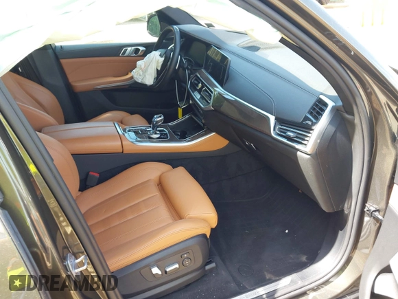2021 BMW X5 xDrive40i with VIN 5UXCR6C06M9G21960, listed as a IAAI auction lot 42315496 with 41,580 mi miles and . Bid and sale history available at DreamBid. Image 5.