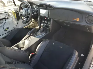 2017 Toyota 86 with VIN JF1ZNAA15H8707068, listed as a Copart auction lot 64527424 with 0 mi miles and Salvage Title. Bid and sale history available at carsss.com. Image 8.
