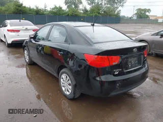 2010 Kia Forte EX z VIN KNAFU4A26A5065796, wystawiony jako IAAI lot #39824465 z przebiegiem 179 857 mil mil oraz . Historia ofert i sprzedaży dostępna na DreamBid. Obrazek 3.