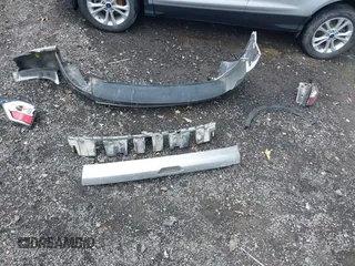 2018 Ford Escape SE с VIN 1FMCU0GD2JUC50470, выставлен на аукционе IAAI как лот 42172121 с пробегом 103 357 миль миль и . История ставок и продаж доступна на DreamBid. Изображение 12.