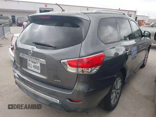 2016 Nissan Pathfinder S with VIN 5N1AR2MM4GC652935, listed as a IAAI auction lot 42101585 with 161,754 mi miles and . Bid and sale history available at DreamBid. Image 4.