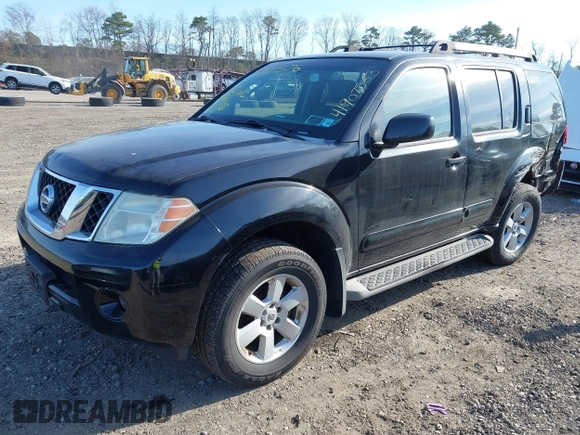 2008 Nissan Pathfinder S z VIN 5N1AR18B08C658137, wystawiony jako IAAI lot #41907576 z przebiegiem 172 586 mil mil oraz . Historia ofert i sprzedaży dostępna na DreamBid. Obrazek 2.