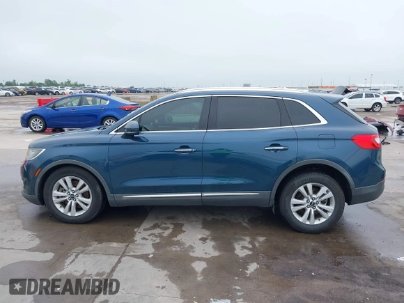 2016 Lincoln MKX Premiere z VIN 2LMTJ6JR6GBL55175, wystawiony jako IAAI lot #42166472 z przebiegiem 108 995 mil mil oraz . Historia ofert i sprzedaży dostępna na DreamBid. Obrazek 14.