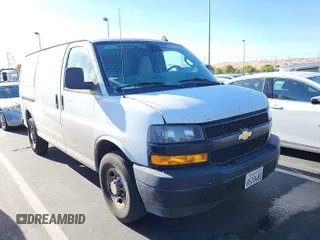 2020 Chevrolet Express Cargo z VIN 1GCWGAFG8L1252738, wystawiony jako IAAI lot #42617603 z przebiegiem 65 745 mil mil oraz . Historia ofert i sprzedaży dostępna na DreamBid. Obrazek 7.