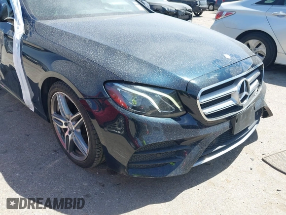2017 Mercedes-Benz E 300 Luxury z VIN WDDZF4JB4HA082033, wystawiony jako IAAI lot #41819829 z przebiegiem 89 651 mil mil oraz . Historia ofert i sprzedaży dostępna na DreamBid. Obrazek 18.