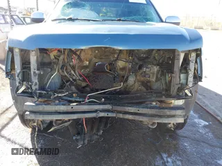2008 Chevrolet Avalanche LS with VIN 3GNFK12308G226636, listed as a IAAI auction lot 41392242 with 276,774 mi miles and . Bid and sale history available at DreamBid. Image 6.