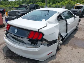 2017 Ford Mustang V6 с VIN 1FA6P8AM4H5289474, выставлен на аукционе IAAI как лот 42412302 с пробегом Не указан миль и . История ставок и продаж доступна на DreamBid. Изображение 4.