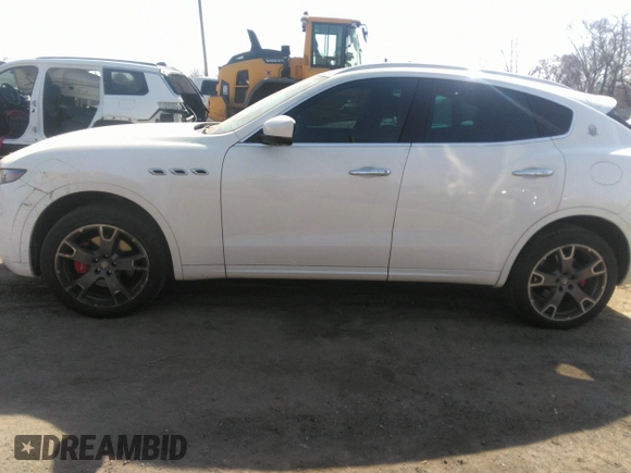2017 Maserati Levante with VIN ZN661XUS2HX228160, listed as a IAAI auction lot 41830283 with 95,903 mi miles. Bid and sale history available at carsss.com. Image 14.