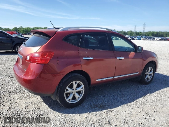 2011 Nissan Rogue SV z VIN JN8AS5MT6BW186180, wystawiony jako Copart lot #57245935 z przebiegiem Nie podano mil oraz Szkoda całkowita • Salvage title. Historia ofert i sprzedaży dostępna na DreamBid. Obrazek 3.