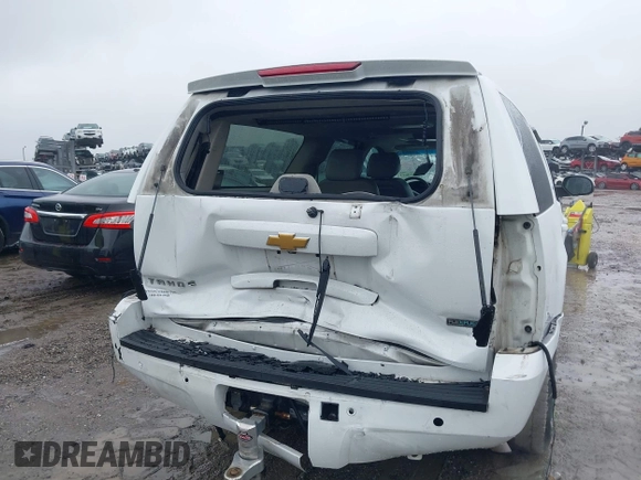 2014 Chevrolet Suburban LT with VIN 1GNSCJE06ER154639, listed as a IAAI auction lot 41410623 with 213,592 mi miles. Bid and sale history available at carsss.com. Image 6.