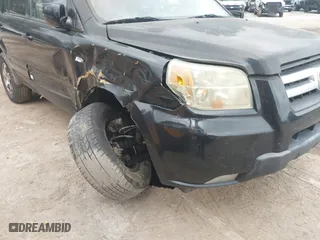 2006 Honda Pilot EX-L with RES with VIN 5FNYF28656B018946, listed as a IAAI auction lot 41539048 with 193,923 mi miles. Bid and sale history available at carsss.com. Image 6.