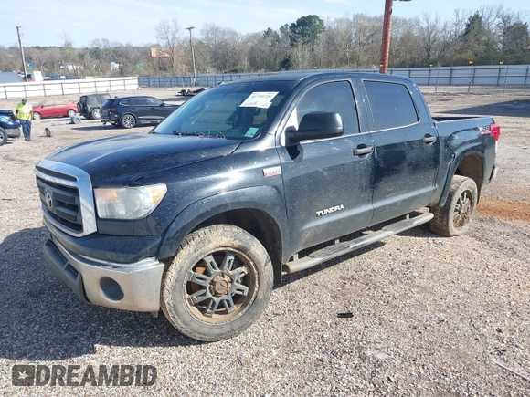 2013 Toyota Tundra 4WD Truck with VIN 5TFDW5F17DX275780, listed as a IAAI auction lot 41710728 with 160,298 mi miles. Bid and sale history available at carsss.com. Image 2.