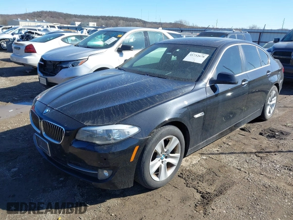 2013 BMW 5 Series 528i xDrive with VIN WBAXH5C53DD114193, listed as a IAAI auction lot 41732678 with 185,863 mi miles. Bid and sale history available at carsss.com. Image 2.