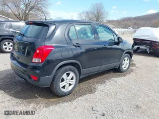 2019 Chevrolet Trax LS with VIN 3GNCJKSB9KL256557, listed as a IAAI auction lot 41879464 with 75,184 mi miles. Bid and sale history available at carsss.com. Image 4.
