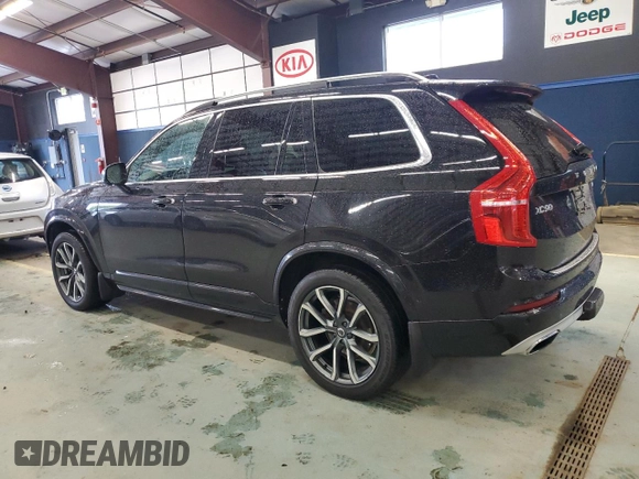 2018 Volvo XC90 Momentum z VIN YV4A22PK7J1218088, wystawiony jako Copart lot #58251775 z przebiegiem 169 073 mil mil oraz Tytuł czysty. Historia ofert i sprzedaży dostępna na DreamBid. Obrazek 2.