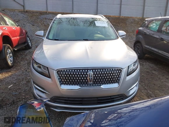 2019 Lincoln MKC Select with VIN 5LMCJ2D97KUL16479, listed as a IAAI auction lot 41789894 with 45,700 mi miles. Bid and sale history available at carsss.com. Image 12.