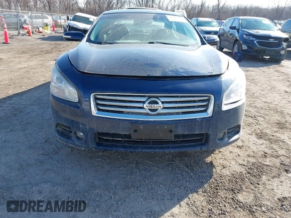 2014 Nissan Maxima SV z VIN 1N4AA5AP7EC460794, wystawiony jako IAAI lot #41493155 z przebiegiem 134 179 mil mil oraz . Historia ofert i sprzedaży dostępna na DreamBid. Obrazek 12.