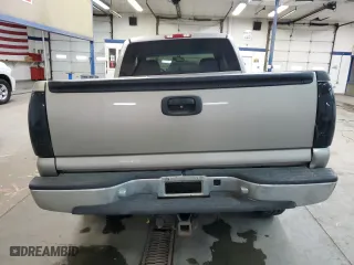 2001 Chevrolet Silverado 1500 LT with VIN 2GCEK19T411297380, listed as a Copart auction lot 44076985 with 195,532 mi miles and Salvage Title. Bid and sale history available at carsss.com. Image 6.