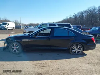 2013 Mercedes-Benz S-Class S 550 with VIN WDDNG9EB3DA499477, listed as a IAAI auction lot 41590018 with 64,547 mi miles. Bid and sale history available at carsss.com. Image 14.
