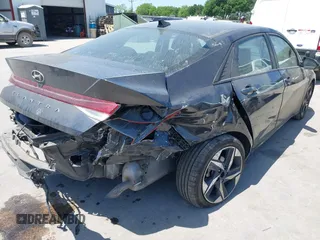 2023 Hyundai Elantra SEL z VIN 5NPLS4AG7PH111202, wystawiony jako IAAI lot #42014119 z przebiegiem 77 356 mil mil oraz . Historia ofert i sprzedaży dostępna na DreamBid. Obrazek 6.