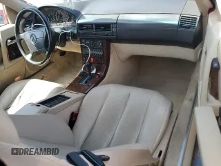 1992 Mercedes-Benz 500 z VIN WDBFA66E5NF054023, wystawiony jako Copart lot #51841895 z przebiegiem 25 505 mil mil oraz Tytuł czysty. Historia ofert i sprzedaży dostępna na DreamBid. Obrazek 8.