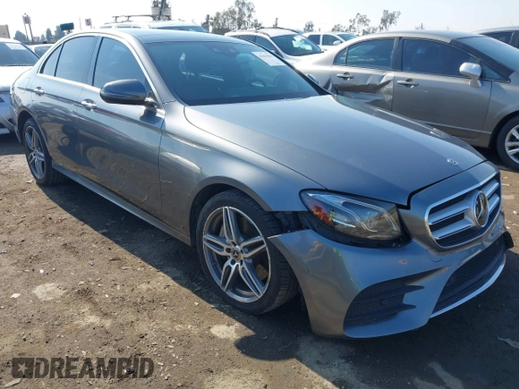2018 Mercedes-Benz E-Class E 300 with VIN WDDZF4JB0JA293915, listed as a IAAI auction lot 41425810 with 100,232 mi miles. Bid and sale history available at carsss.com. Image 1.