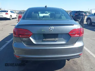 2014 Volkswagen Jetta GLI с VIN 3VW4T7AJ6EM360187, выставлен на аукционе IAAI как лот 41932099 с пробегом 71 647 миль миль и . История ставок и продаж доступна на DreamBid. Изображение 16.