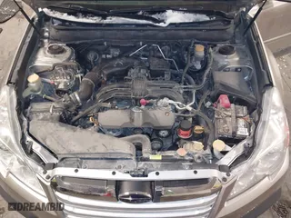2014 Subaru Outback 2.5i Limited with VIN 4S4BRCLC3E3284330, listed as a IAAI auction lot 41631584 with 197,495 mi miles. Bid and sale history available at carsss.com. Image 10.