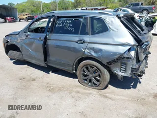 2024 Volkswagen Tiguan SE with VIN 3VVNB7AX6RM161369, listed as a IAAI auction lot 41888229 with 5,173 mi miles and . Bid and sale history available at DreamBid. Image 3.