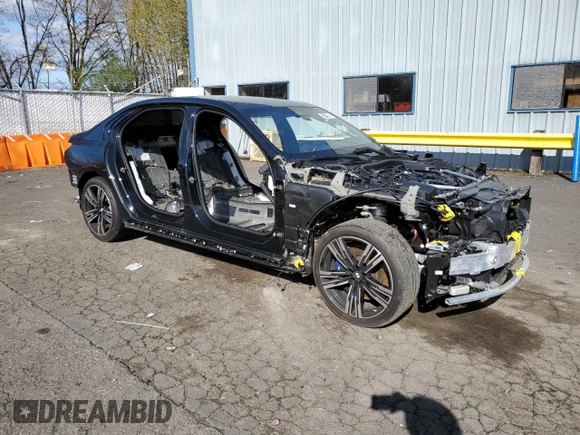 2024 BMW 7 Series 740i z VIN WBA23EH09RCR07226, wystawiony jako Copart lot #51779095 z przebiegiem Nie podano mil oraz Czysty tytuł • Clean title. Historia ofert i sprzedaży dostępna na DreamBid. Obrazek 4.
