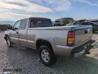 2000 Chevrolet Silverado 1500 LT with VIN 1GCEK19T8YE206233, listed as a Copart auction lot 49801595 with 57,204 mi miles and Salvage Title. Bid and sale history available at carsss.com. Image 2.