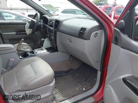 2008 Kia Sorento EX with VIN KNDJC736185826567, listed as a IAAI auction lot 42433294 with 228,432 mi miles and . Bid and sale history available at DreamBid. Image 5.
