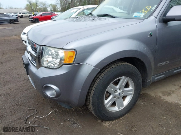 2008 Ford Escape Hybrid with VIN 1FMCU59H28KE68668, listed as a IAAI auction lot 41911914 with 98,092 mi miles. Bid and sale history available at carsss.com. Image 6.