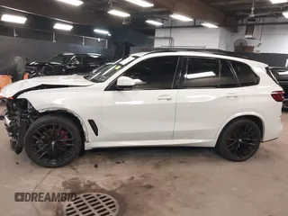 2022 BMW X5 xDrive40i with VIN 5UXCR6C07N9K43338, listed as a IAAI auction lot 42484107 with 42,899 mi miles and . Bid and sale history available at DreamBid. Image 15.