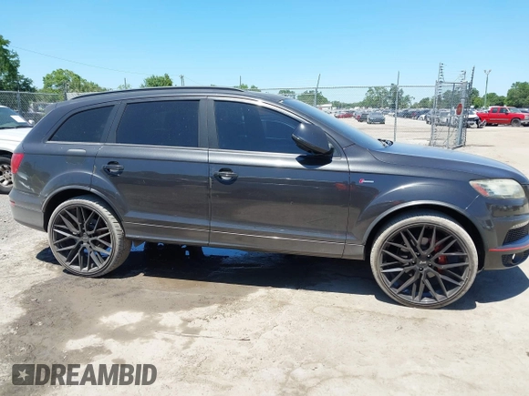 2013 Audi Q7 3.0T S line Prestige with VIN WA1DGAFE5DD009176, listed as a IAAI auction lot 42048689 with 176,035 mi miles. Bid and sale history available at carsss.com. Image 13.