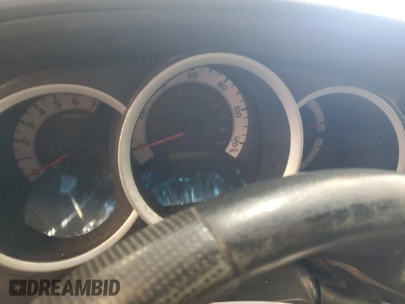 2013 Toyota Tacoma z VIN 5TFLU4ENXDX061110, wystawiony jako Copart lot #58910865 z przebiegiem Nie podano mil oraz Szkoda całkowita • Salvage title. Historia ofert i sprzedaży dostępna na DreamBid. Obrazek 9.
