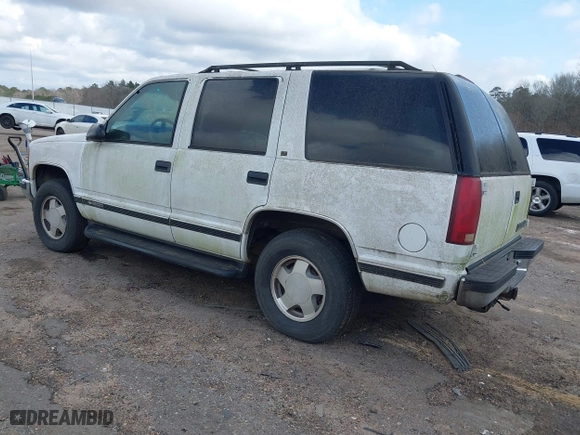 1996 Chevrolet Tahoe with VIN 1GNEK13R9TJ409605, listed as a IAAI auction lot 41467333 with 209,356 mi miles. Bid and sale history available at carsss.com. Image 3.