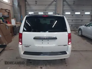 2010 Chrysler Town & Country Touring with VIN 2A4RR5D10AR369617, listed as a IAAI auction lot 42158748 with 174,437 mi miles and . Bid and sale history available at DreamBid. Image 16.