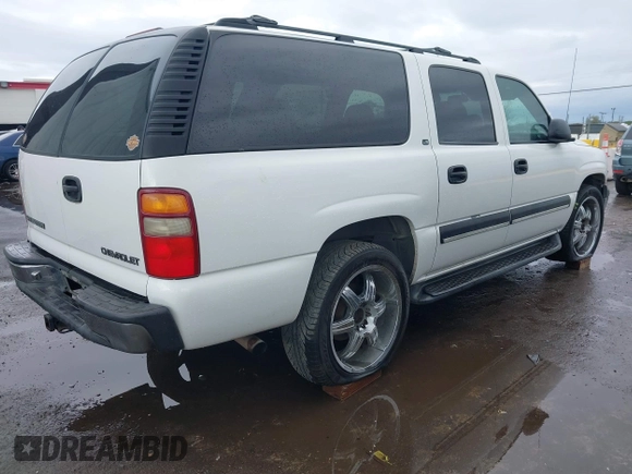 2001 Chevrolet Suburban LS with VIN 3GNEC16T21G209183, listed as a IAAI auction lot 41503236 with 216,462 mi miles. Bid and sale history available at carsss.com. Image 4.