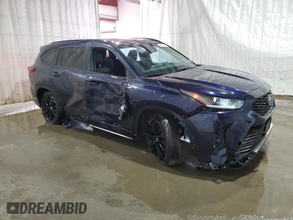 2024 Toyota Highlander LE z VIN 5TDKDRAH1RS537296, wystawiony jako Copart lot #57558595 z przebiegiem 34 682 mil mil oraz Czysty tytuł • Clean title. Historia ofert i sprzedaży dostępna na DreamBid. Obrazek 4.