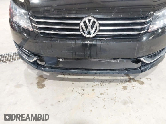 2013 Volkswagen Passat SE с VIN 1VWBH7A35DC134295, выставлен на аукционе IAAI как лот 42358750 с пробегом 144 732 миль миль и . История ставок и продаж доступна на DreamBid. Изображение 12.