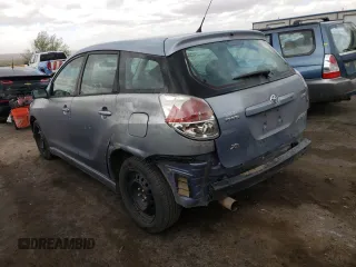 2006 Toyota Matrix STD z VIN 2T1KR32E86C582856, wystawiony jako Copart lot #51451135 z przebiegiem 216 153 mil mil oraz Szkoda całkowita • Salvage title. Historia ofert i sprzedaży dostępna na DreamBid. Obrazek 2.