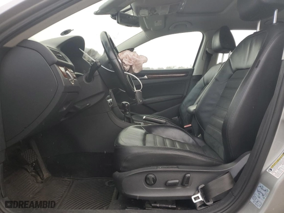 2013 Volkswagen Passat SEL Premium with VIN 1VWCP7A33DC078266, listed as a Copart auction lot 88901625 with 0 mi miles and Salvage Title. Bid and sale history available at carsss.com. Image 7.