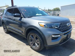2022 Ford Explorer XLT z VIN 1FMSK8DHXNGB42738, wystawiony jako IAAI lot #42215614 z przebiegiem 39 164 mil mil oraz . Historia ofert i sprzedaży dostępna na DreamBid. Obrazek 1.