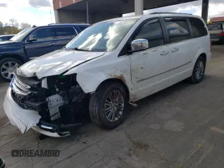 2016 Chrysler Town & Country Touring z VIN 2C4RC1CG7GR188531, wystawiony jako Copart lot #80817634 z przebiegiem 106 058 mil mil oraz Nie do naprawy. Historia ofert i sprzedaży dostępna na DreamBid. Obrazek 1.