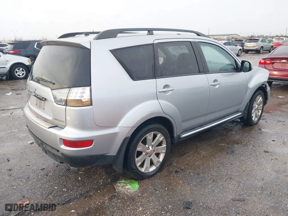 2012 Mitsubishi Outlander SE with VIN JA4AS3AW9CU008138, listed as a IAAI auction lot 41555627 with 119,751 mi miles. Bid and sale history available at carsss.com. Image 4.