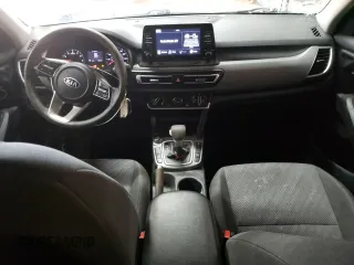 2021 Kia Seltos LX z VIN KNDEPCAA0M7044622, wystawiony jako Copart lot #53963425 z przebiegiem 94 248 mil mil oraz Szkoda całkowita • Salvage title. Historia ofert i sprzedaży dostępna na DreamBid. Obrazek 8.