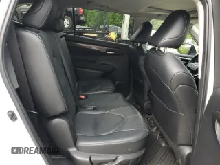 2024 Toyota Highlander LE z VIN 5TDKDRBH1RS538009, wystawiony jako Copart lot #54830155 z przebiegiem 18 607 mil mil oraz Szkoda całkowita • Salvage title. Historia ofert i sprzedaży dostępna na DreamBid. Obrazek 11.